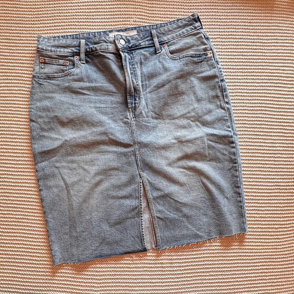 GAP Icon Denim Pencil Skirt